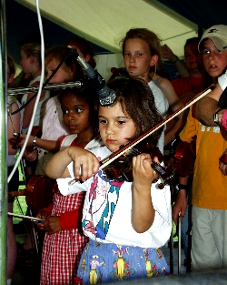 Talented Young Violinst !